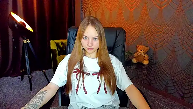 MilaAddams online show from 2, 7, 2026