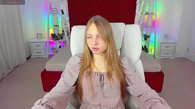 MilaAddams online show from 28, 7, 2026
