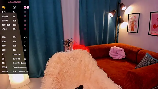 Snapshot of LillianShine chatting on 27, 7, 2026 LillianShine online show from 27, 7, 2026