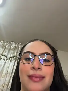 Tayler Kim online show from 26, 6, 2026