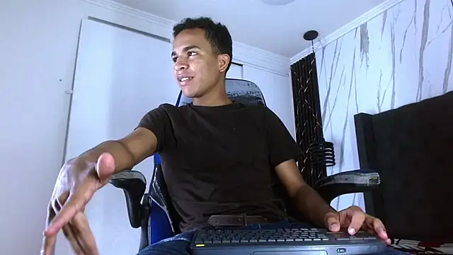 aston xvera online show from 21, 10, 2025