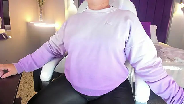 Miss Francheska online show from 24, 2, 2026