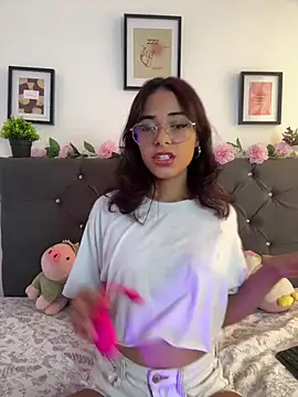 Snapshot of Im_Lyan chatting on 14, 11, 2025 Im Lyan online show from 14, 11, 2025