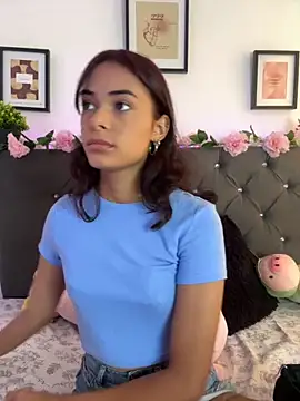 Snapshot of Im_Lyan chatting on 18, 11, 2025 Im Lyan online show from 18, 11, 2025