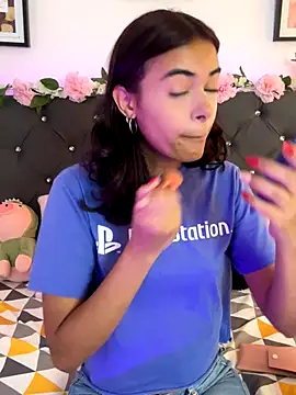 Snapshot of Im_Lyan chatting on 26, 11, 2025 Im Lyan online show from 26, 11, 2025