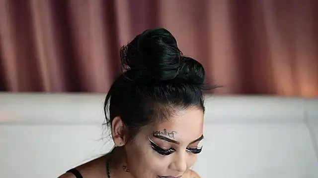 Snapshot of KarsynJaydde chatting on 19, 12, 2025 KarsynJaydde online show from 19, 12, 2025