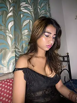 Snapshot of STRIP_GLOW chatting on 17, 2, 2026 STRIP GLOW online show from 17, 2, 2026