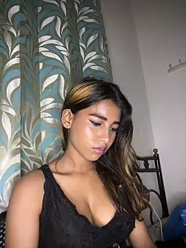 Snapshot of STRIP_GLOW chatting on 22, 2, 2026 STRIP GLOW online show from 22, 2, 2026