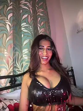 Snapshot of STRIP_GLOW chatting on 2, 4, 2026 STRIP GLOW online show from 2, 4, 2026