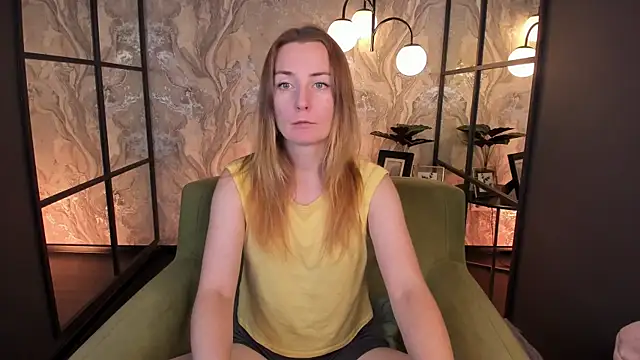 Snapshot of MeggySun chatting on 6, 11, 2025 MeggySun online show from 6, 11, 2025