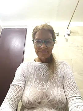 Snapshot of MaryLunne chatting on 15, 9, 2025 MaryLunne online show from 15, 9, 2025