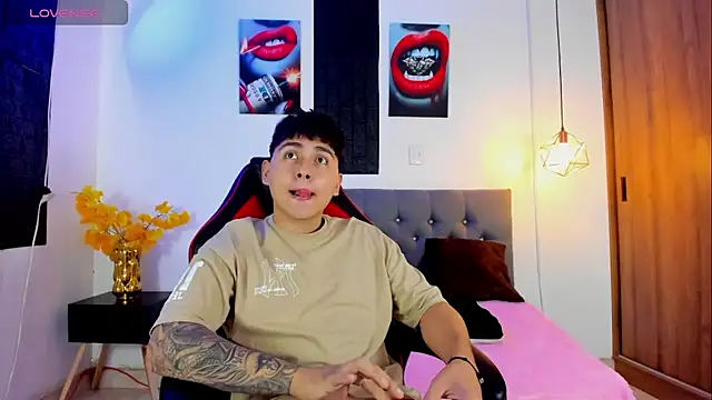 Snapshot of Nicolas_James_Sc chatting on 9, 9, 2025 Nicolas James Sc online show from 9, 9, 2025