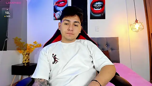 Snapshot of Nicolas_James_Sc chatting on 12, 9, 2025 Nicolas James Sc online show from 12, 9, 2025