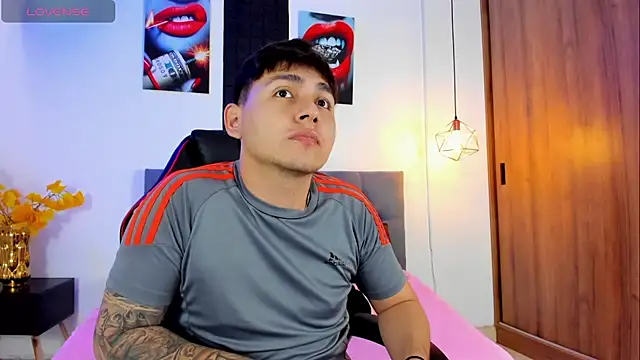 Snapshot of Nicolas_James_Sc chatting on 13, 9, 2025 Nicolas James Sc online show from 13, 9, 2025