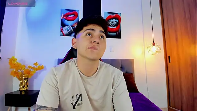 Snapshot of Nicolas_James_Sc chatting on 15, 9, 2025 Nicolas James Sc online show from 15, 9, 2025