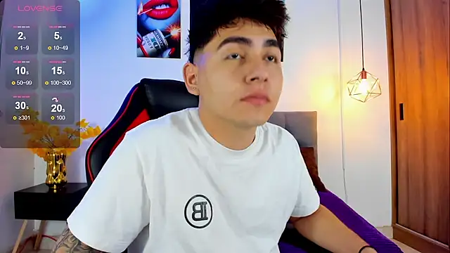 Snapshot of Nicolas_James_Sc chatting on 16, 9, 2025 Nicolas James Sc online show from 16, 9, 2025