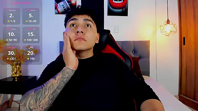 Snapshot of Nicolas_James_Sc chatting on 4, 10, 2025 Nicolas James Sc online show from 4, 10, 2025