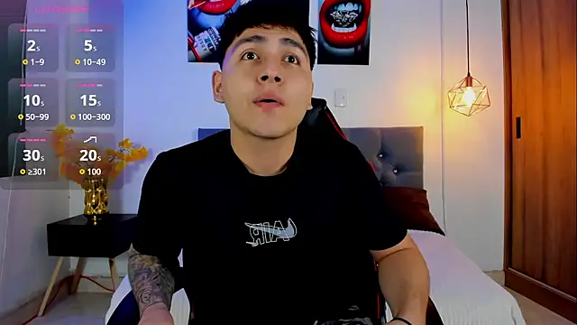 Snapshot of Nicolas_James_Sc chatting on 6, 10, 2025 Nicolas James Sc online show from 6, 10, 2025