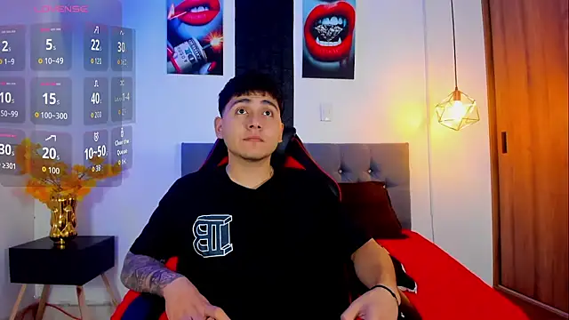 Snapshot of Nicolas_James_Sc chatting on 8, 10, 2025 Nicolas James Sc online show from 8, 10, 2025