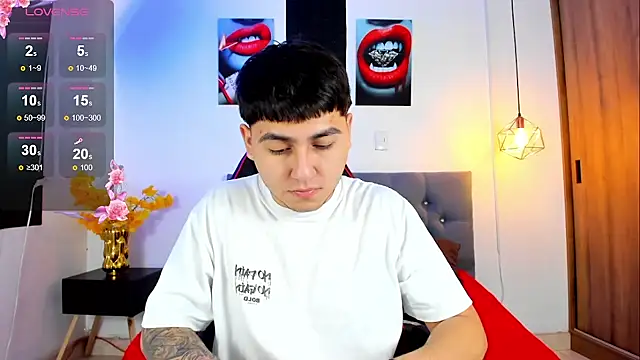 Snapshot of Nicolas_James_Sc chatting on 9, 10, 2025 Nicolas James Sc online show from 9, 10, 2025