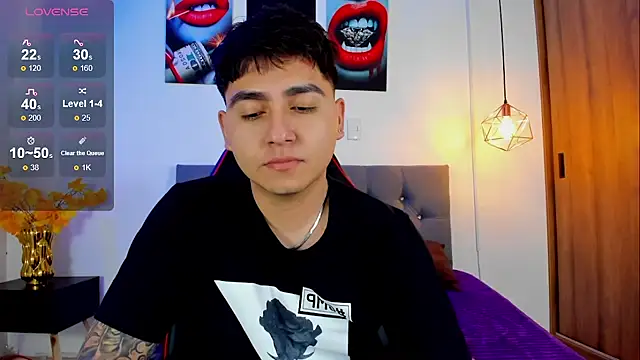 Snapshot of Nicolas_James_Sc chatting on 21, 10, 2025 Nicolas James Sc online show from 21, 10, 2025