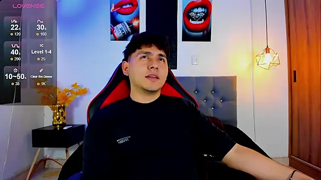 Snapshot of Nicolas_James_Sc chatting on 13, 11, 2025 Nicolas James Sc online show from 13, 11, 2025