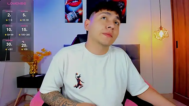 Snapshot of Nicolas_James_Sc chatting on 20, 11, 2025 Nicolas James Sc online show from 20, 11, 2025