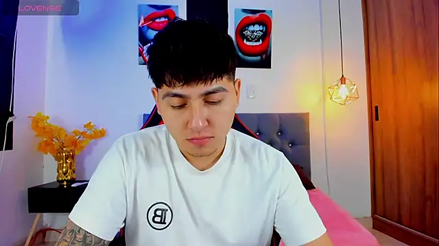 Snapshot of Nicolas_James_Sc chatting on 24, 11, 2025 Nicolas James Sc online show from 24, 11, 2025