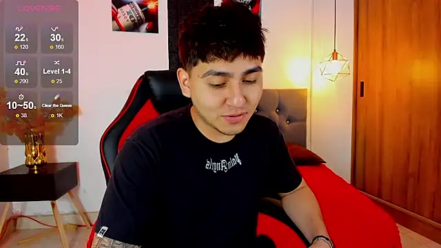 Snapshot of Nicolas_James_Sc chatting on 15, 12, 2025 Nicolas James Sc online show from 15, 12, 2025