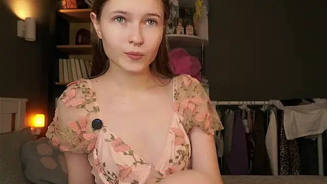 LynHillaire online show from 1, 2, 2026