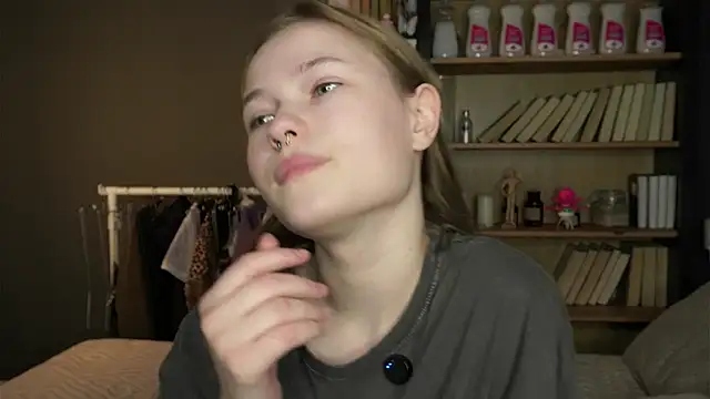 LynHillaire online show from 11, 2, 2026