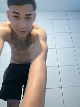 Snapshot of condenovin chatting on 5, 10, 2025 condenovin online show from 5, 10, 2025