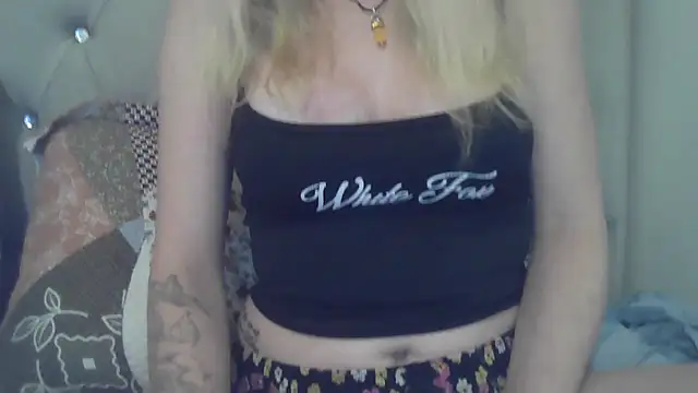 flirty babe x online show from 19, 5, 2026