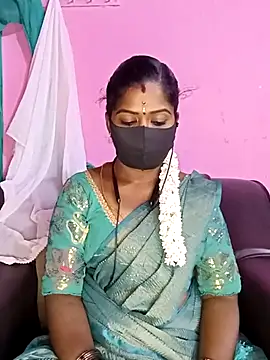 Snapshot of tamilammukuttyy chatting on 10, 9, 2025 tamilammukuttyy online show from 10, 9, 2025