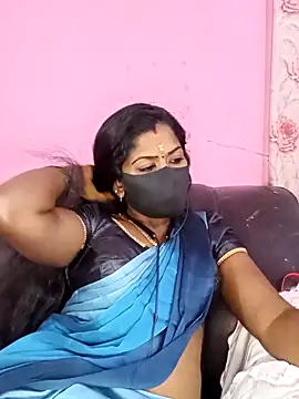 Snapshot of tamilammukuttyy chatting on 24, 10, 2025 tamilammukuttyy online show from 24, 10, 2025