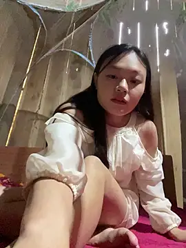 Snapshot of mai-xinh chatting on 18, 10, 2025 mai-xinh online show from 18, 10, 2025