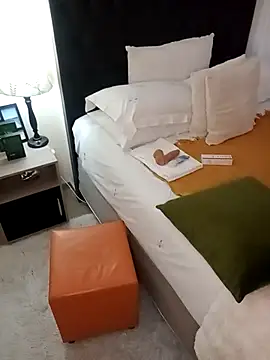 Creamy Chocolatex online show from 15, 11, 2025