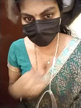 Snapshot of Nithiila chatting on 17, 4, 2026 Nithiila online show from 17, 4, 2026