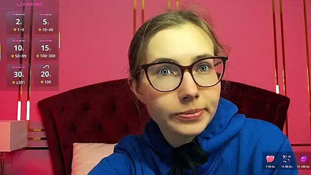 Snapshot of JessieJuss chatting on 4, 4, 2026 JessieJuss online show from 4, 4, 2026