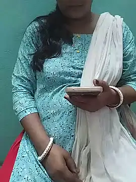 Snapshot of desi_boudi87 chatting on 16, 6, 2026 desi boudi87 online show from 16, 6, 2026