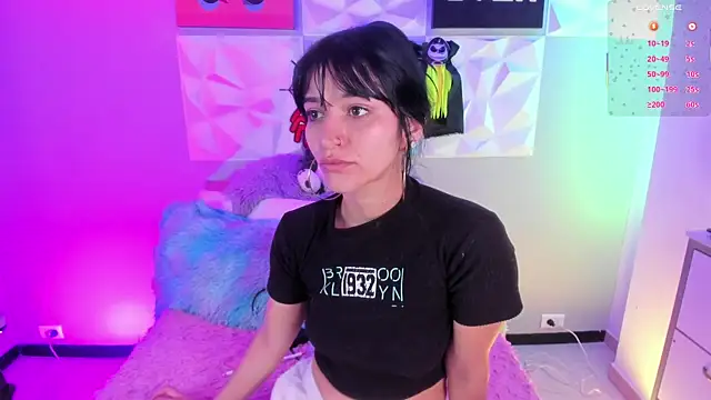 Snapshot of LindaWz_ chatting on 28, 10, 2025 LindaWz online show from 28, 10, 2025