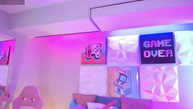 Snapshot of LindaWz_ chatting on 22, 11, 2025 LindaWz online show from 22, 11, 2025