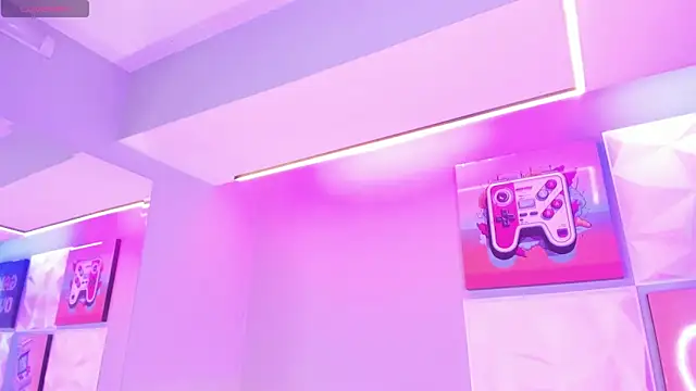 Snapshot of LindaWz_ chatting on 29, 11, 2025 LindaWz online show from 29, 11, 2025