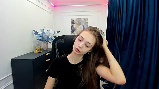 Snapshot of EmilyGraydis chatting on 26, 9, 2025 EmilyGraydis online show from 26, 9, 2025