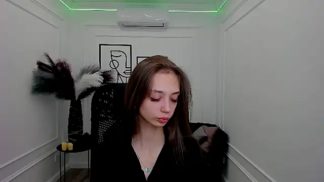 EmilyGraydis online show from 2, 12, 2025