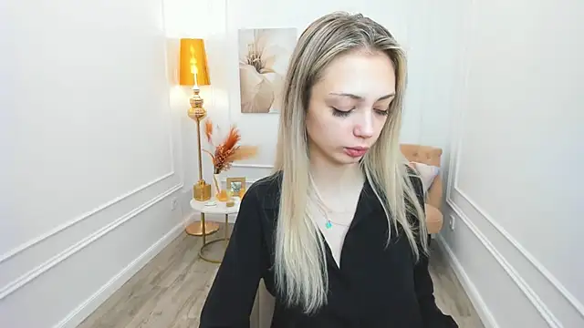 EmilyGraydis online show from 8, 4, 2026