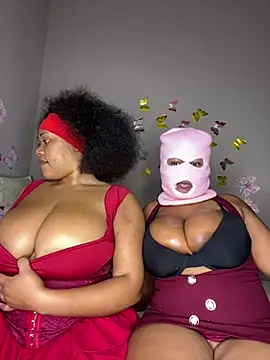 Snapshot of JuicyMellow21 chatting on 12, 4, 2026 JuicyMellow21 online show from 12, 4, 2026