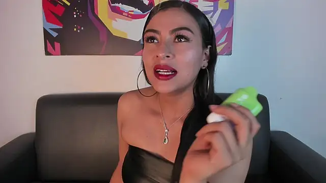 Snapshot of Zairaa_Fox chatting on 4, 10, 2025 Zairaa Fox online show from 4, 10, 2025