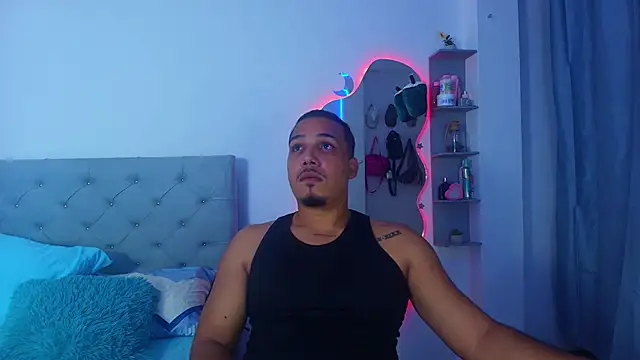 Snapshot of taylor_collins_ chatting on 2, 10, 2025 taylor collins online show from 2, 10, 2025