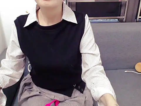 Snapshot of Funnygirl_9x chatting on 2, 2, 2026 Funnygirl 9x online show from 2, 2, 2026